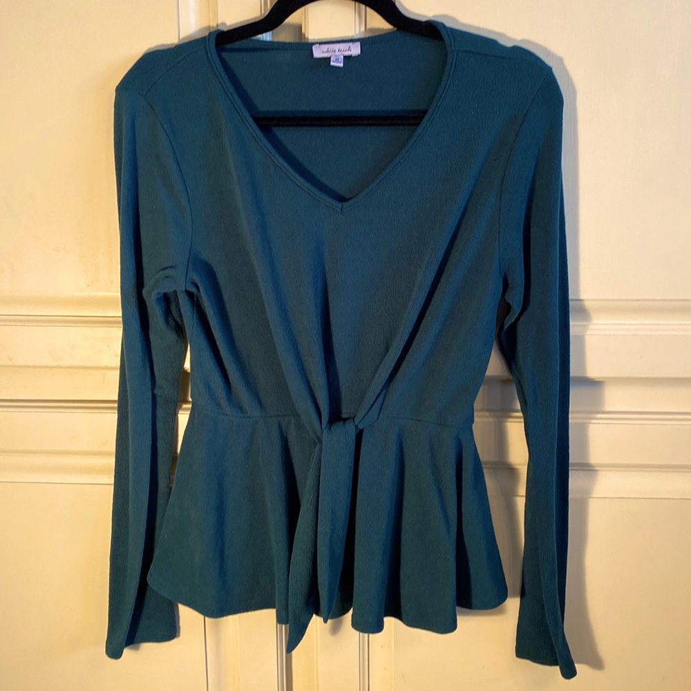 Beautiful White Birch forest green top.  Size medium